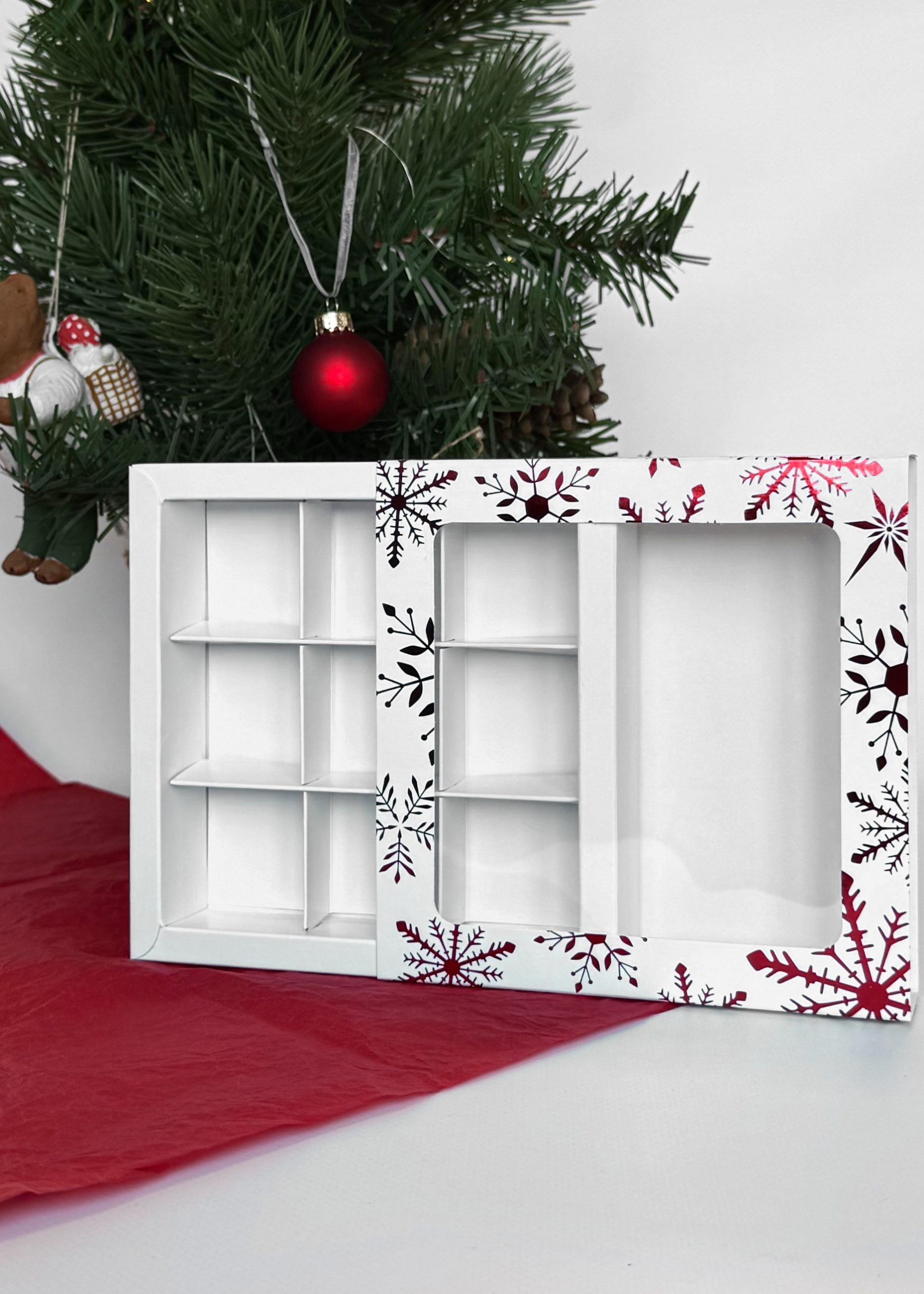 korobka-pod-8-konfet-i-plitku-shokolada-metelitsa-00916-2 Коробка с окном под 9 конфет Метелица,  147х147х34 мм (дно и обечайка) — изображение 3